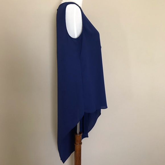 BCBG | MAXAZRIA sleeveless asymmetric blouse. - Picture 6 of 7